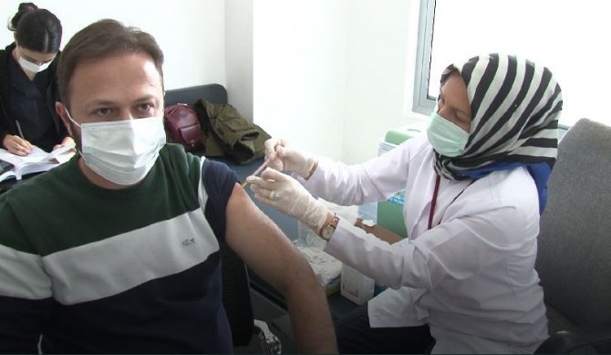 Biontech Aşısında 3. Doz Aşılama Ankara Şehir Hastanesi’nde Başladı