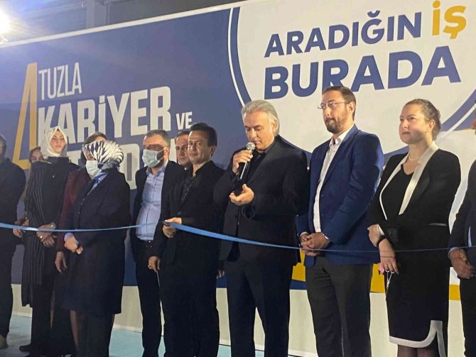 İ̇ş Arayanlar Ve İş Verenler 4. Tuzla Kariyer Ve İ̇stihdam Fuarında Buluştu