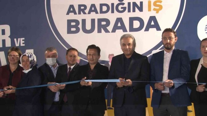 İ̇ş Arayanlar Ve İş Verenler 4. Tuzla Kariyer Ve İ̇stihdam Fuarında Buluştu