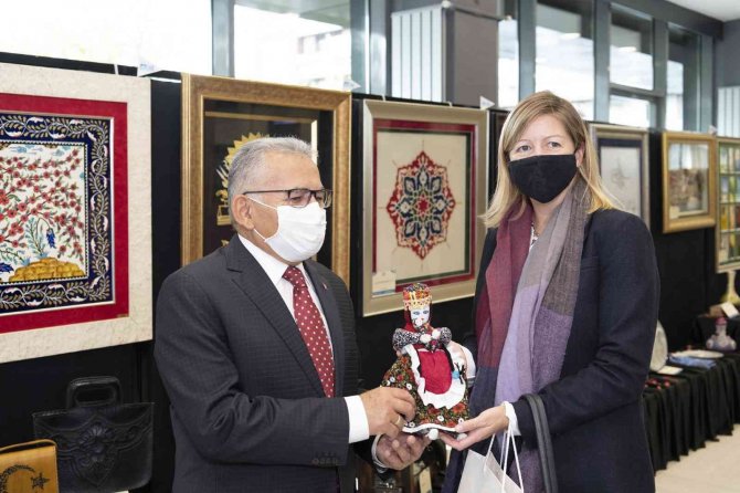 Kaymek’in Sanat Sergisi’ne Yoğun İlgi