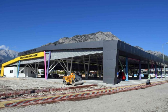 Kemer Arslanbucak Mahallesi Kapalı Pazar Yerine Kavuşuyor