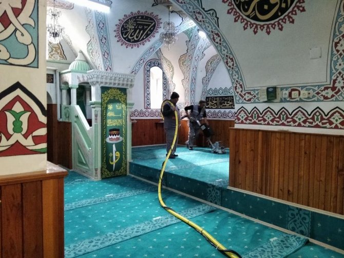 Kilis’te Camiler Pırıl Pırıl Oluyor