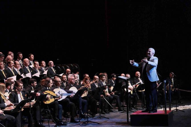 Akm’deki ‘Mozaik’ Konserine Sanatseverlerden Yoğun İlgi