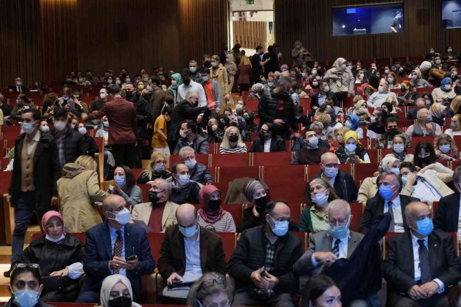 Akm’deki ‘Mozaik’ Konserine Sanatseverlerden Yoğun İlgi