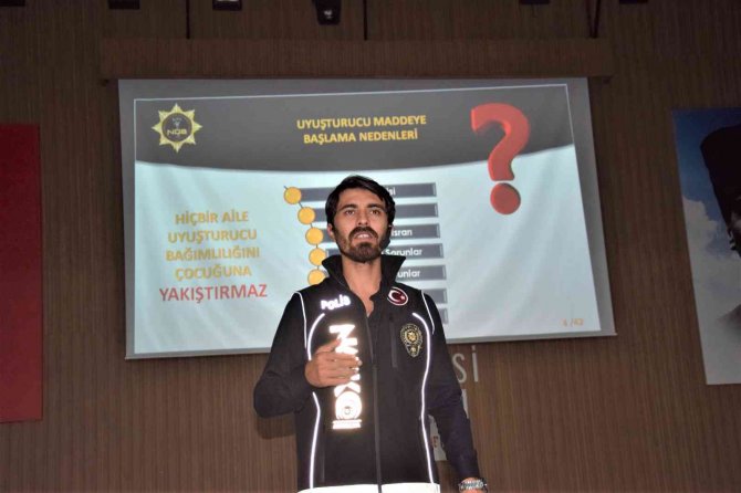 Sağlık Çalışanlarına Ve Öğrenci Velilerine Yönelik Uyuşturucu Bilgilendirmesi Yapıldı