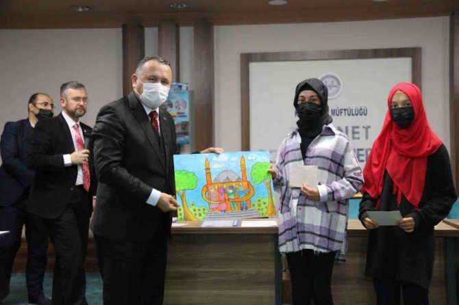 Kütahya’da Yarışmalarda Dereceye Giren Öğrenciler Ödüllendirildi