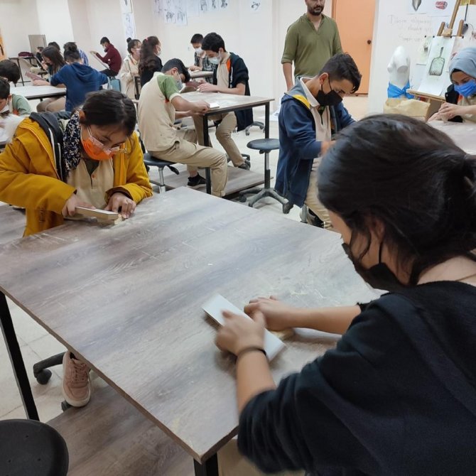 Mardin’de Müzik Aletleri Yapım Atölyesi Açıldı
