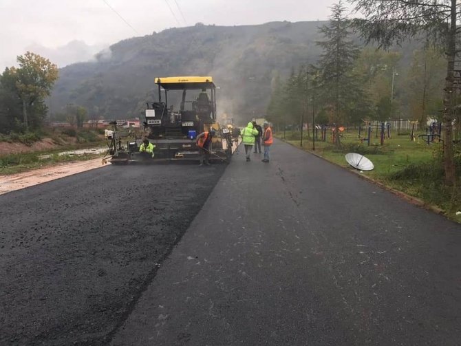 Ordu’da Sıcak Asfalt Mesaisi Sürüyor