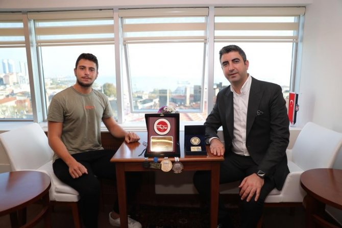Şampiyon Milli Kürekçi Ali Ardıl İ̇lgün’den Başkan Gökhan Yüksel’e Ziyaret