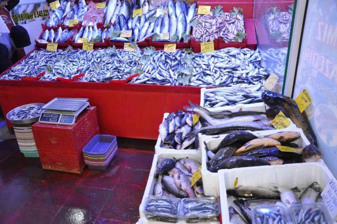 Balık Pazarında Tezgahlar Doldu Taştı