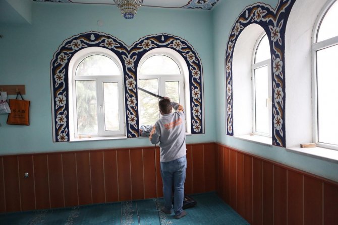 Sincan’da Camiler Düzenli Olarak Temizlenip Dezenfekte Ediliyor