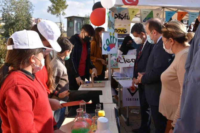 Şırnak’ta Tübi̇tak 4006 Bilim Fuarı Açıldı