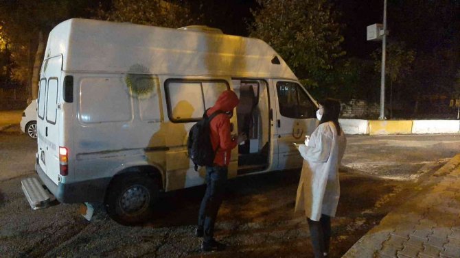 Test Sonucunu Beklemeden Yola Çıktı, Korona Virüse Yakalandığını Trafik Denetiminde Öğrendi