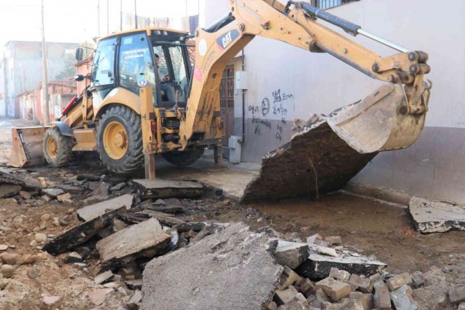 Turgutlu Belediyesi Ekipleri Çalışmalarına Aralıksız Devam Ediyor