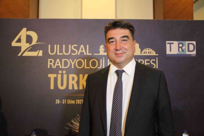 Prof.dr. Hazırolan: "İ̇yi Bir Muayene Yapılmadan Mr Ve Tomografi İstenilmemeli"