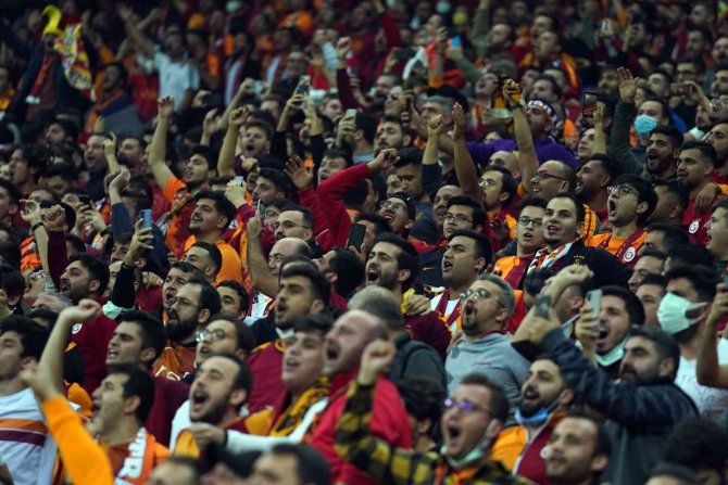 Uefa Avrupa Ligi: Galatasaray: 0 - Lokomotiv Moskova: 0 (Maç Devam Ediyor)