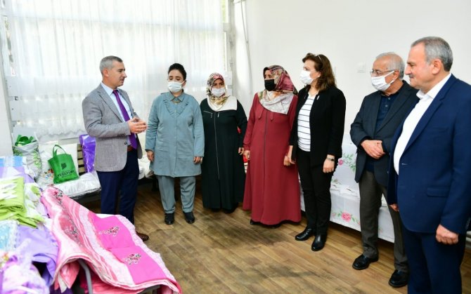 Marifetli Kursiyerler Sertifikalarını Aldı
