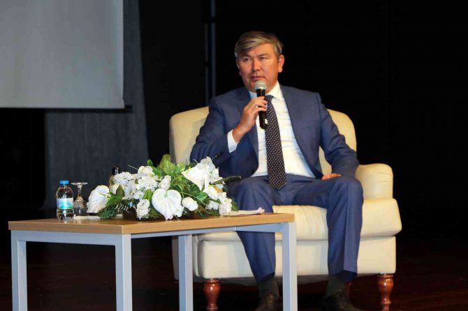 Kazakistan Büyükelçisi Saparbekuly, Yozgat’ta Öğrencilerle Buluştu