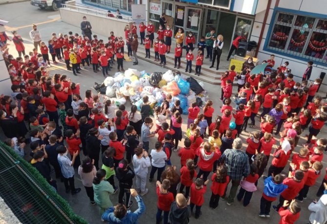 Minik Öğrencilerden Sıfır Atık Projesine Destek