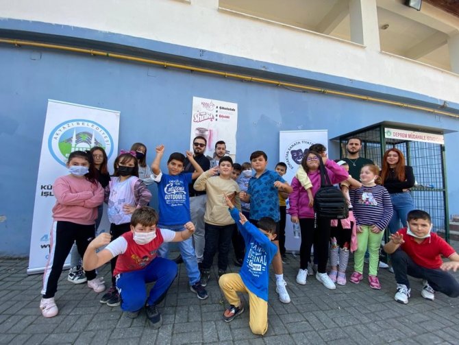 Başkan Soykan’dan Öğrencilere Tiyatro Kursu Desteği