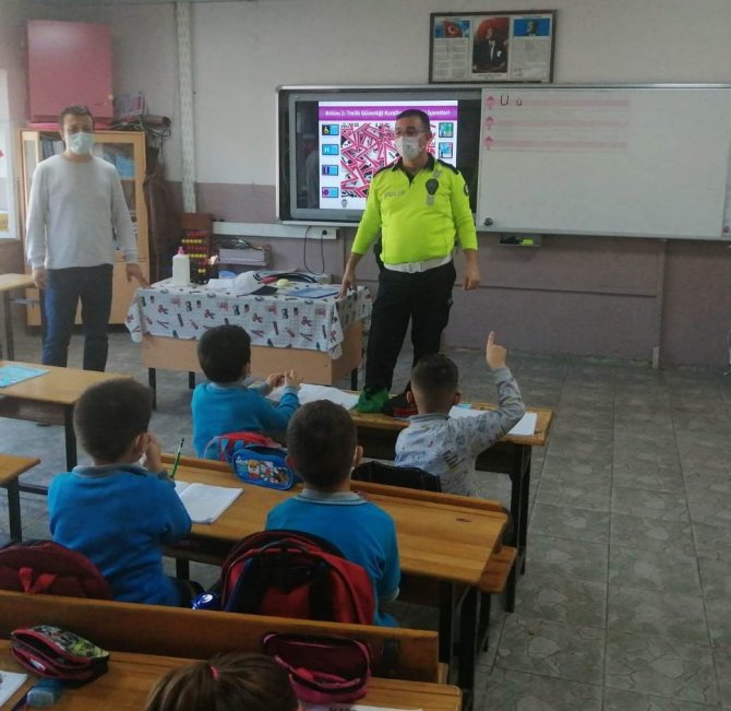 Öğrencilere Trafik Eğitimi Verildi