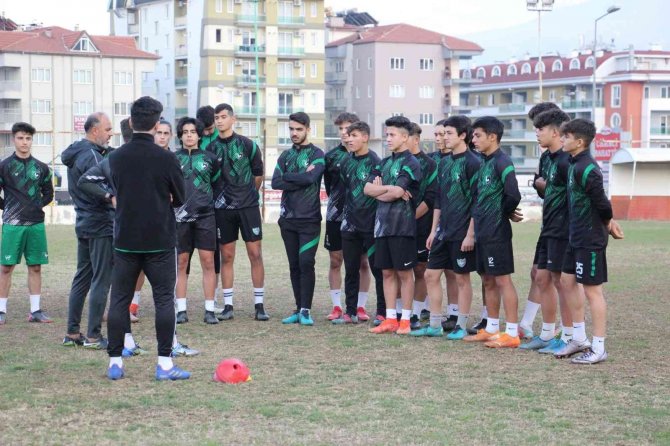 Ali Yalçın: "Üst Liglerde Seyirci Alınıyor Gelişim Ligi’nde Neden Alınmıyor"