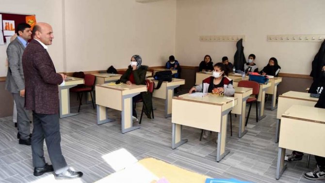 Oral: "Eğitim Kırmızı Çizgilerimizdendir"