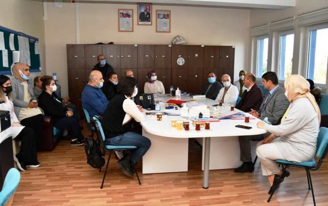 Oral: "Eğitim Kırmızı Çizgilerimizdendir"