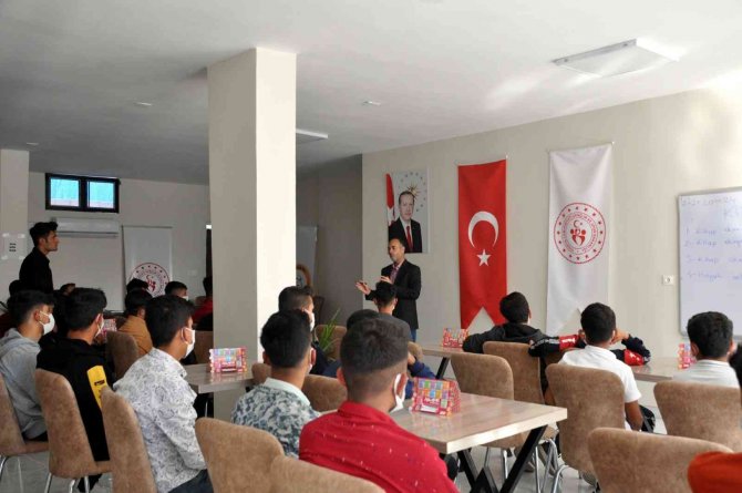 Öğrencilere Kitap Okumanın Önemi Anlatıldı