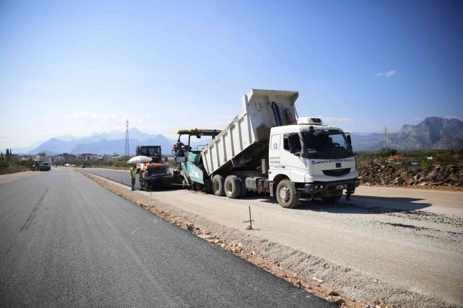Kepez-santral Yollarında Asfalt Çalışması