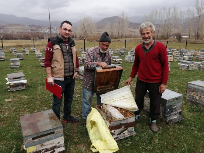 Bayburt’ta 2021 Yılı Arılı Kovan Desteklemesi Kovan Tespitleri Başladı