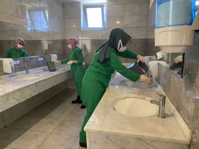 Beykoz’da Eğitim Hijyenik Ortamda Yapılıyor