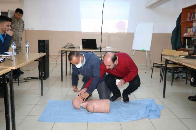 Bingöl’de Jandarma Personeline İlk Yardım Eğitimi Verildi