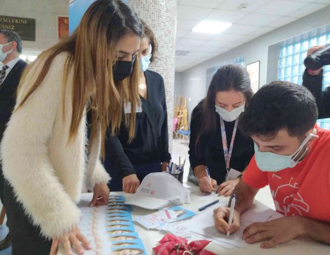 Böbrek Nakli Olan Genç Öğretmen Bütün Organlarını Bağışladı