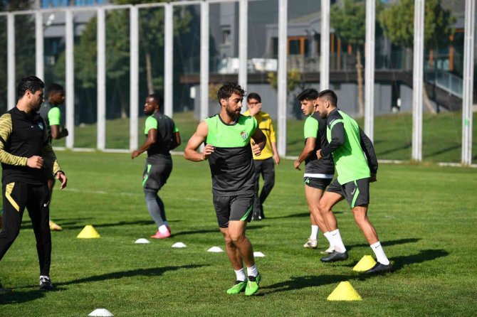 Bursaspor Şut Çalışması Gerçekleştirdi