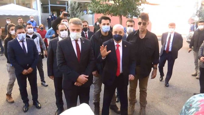 Cumhurbaşkanı Başdanışmanı Aslan, Evlat Nöbetindeki Ailelerle Buluştu