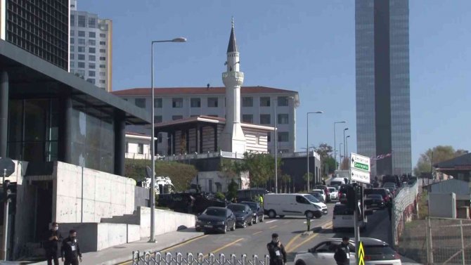Cumhurbaşkanı Erdoğan, Cuma Namazını Hacı Nusret Yıldırım Camii’nde Kıldı