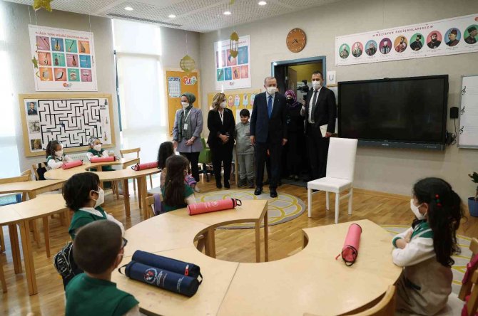 Cumhurbaşkanı Erdoğan, Üsküdar’daki Palet Türk Müziği İ̇lkokulu’nun Açılışı Yaptı