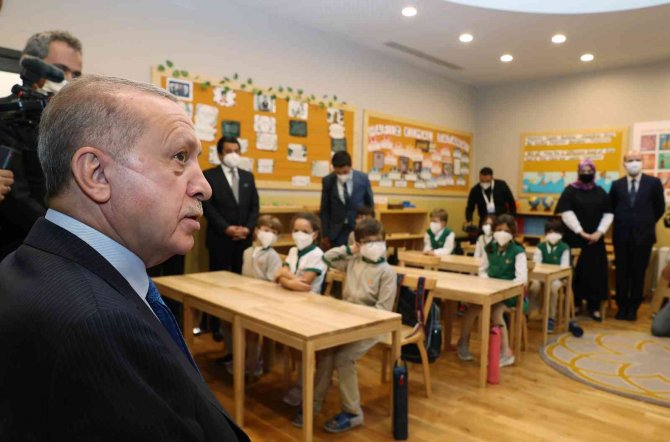 Cumhurbaşkanı Erdoğan, Üsküdar’daki Palet Türk Müziği İ̇lkokulu’nun Açılışı Yaptı