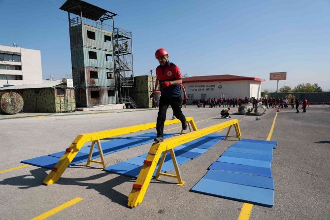 İ̇tfaiyeden Zorlu Parkur