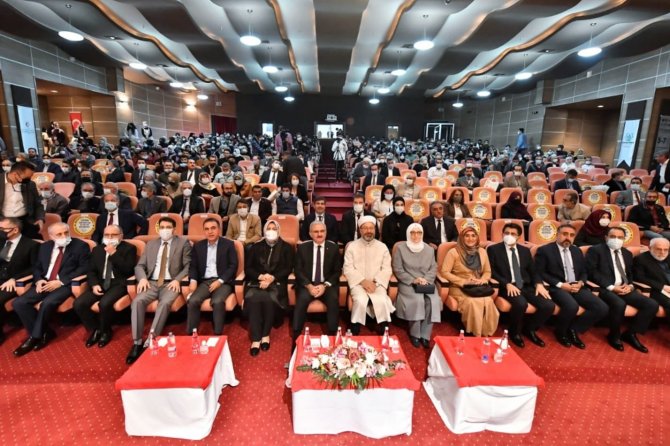 Diyanet İ̇şleri Başkanı Prof. Dr. Erbaş, Diyarbakır’da ’Hadis Meseleleri Ve Babanzade Ahmed Naim Uluslararası Sempozyumuna’ Katıldı