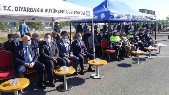 Diyarbakır’da Eğitimlerini Tamamlayan Motosikletli Polisler Sertifikalarını Aldı