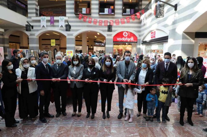 Adem’li Kadınlar Hünerlerini Sergiledi