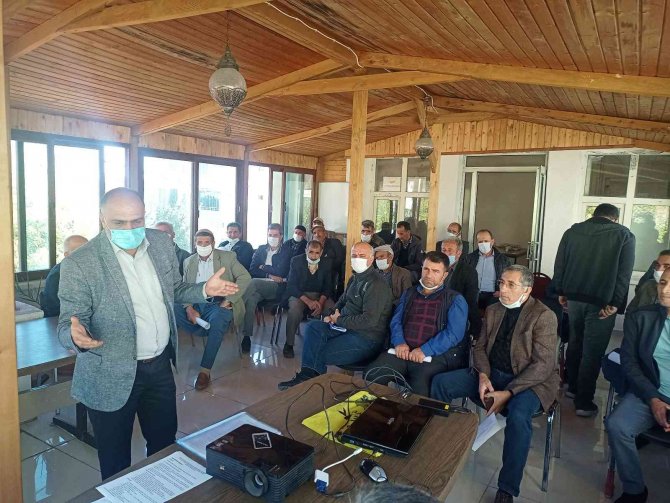 Dicle’de Çiftçi Ve Muhtarlara Yönelik Bilgilendirme Toplantısı Düzenlendi