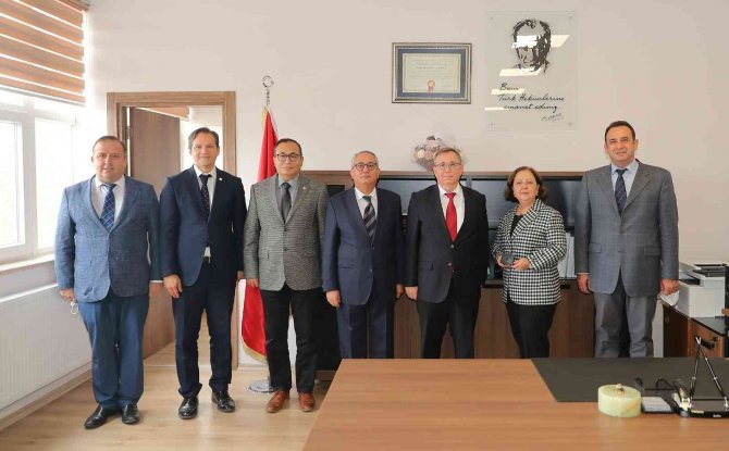 Tıp Fakültesinde Devir Teslim Töreni