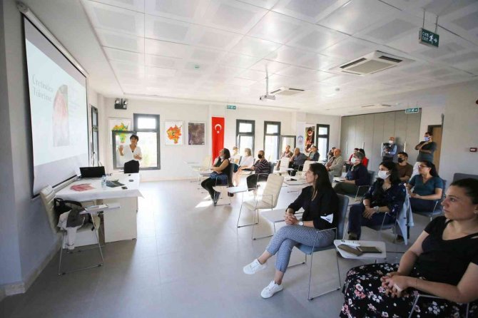 Efes Tarlası Yaşam Köyü’nde Doğal Beslenme Anlatıldı