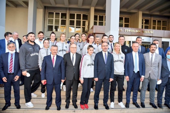 Bakan Kasapoğlu: "’Yakın Işıkları, Türkiye Aydınlansın’ Diyerek Başladığımız Yolculuk Heyecanla Devam Ediyor"