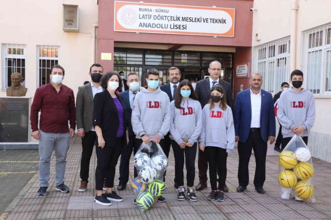 Gürsu Belediyesi’nden Okullara Spor Malzemesi Desteği