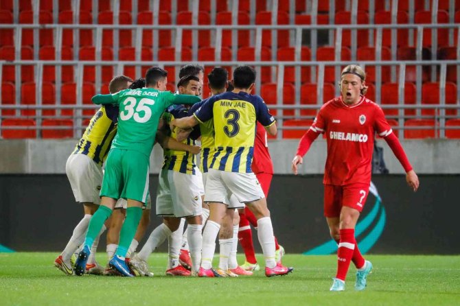 Uefa Avrupa Ligi: Royal Antwerp: 0 - Fenerbahçe: 3 (Maç Sonucu)