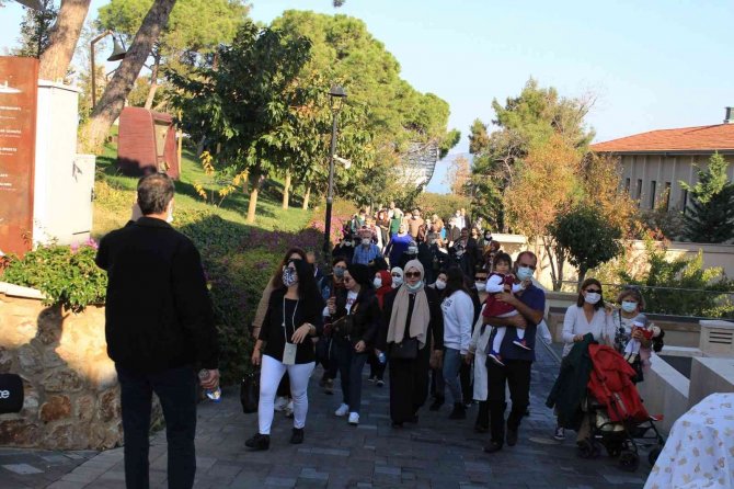 İ̇stanbullular Üsküdar’dan Demokrasi Ve Özgürlükler Adası’na Tarihi Yolculuğa Çıktı